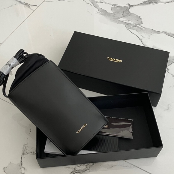 NEW Tom Ford Elegant Black sunglasses pouch/bag with box - Picture 1 of 9